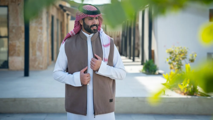 ⁦سديرية فخمة تلبس بوجهين⁩ - الصورة ⁦2⁩